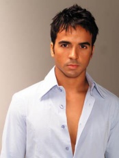 Fonsi, Luis